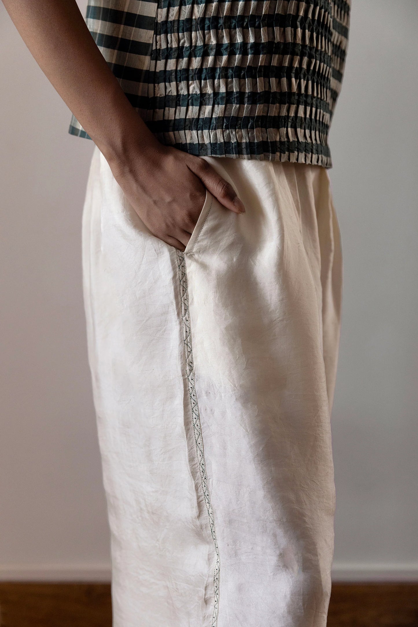 Anghedi |Silk Pants